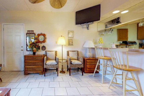 Ventura Condominiums #208 - image 5