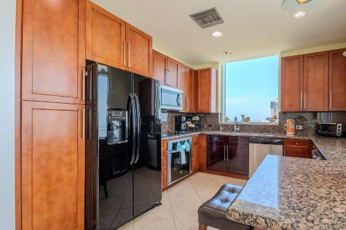 Beachfront 3 Bedroom Condo - image 2