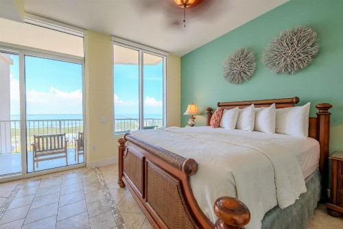 Beachfront 3 Bedroom Condo - image 27