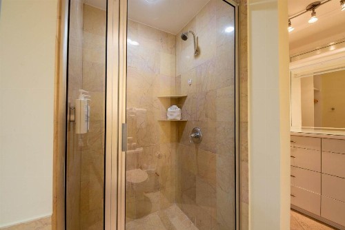 Beachfront 3 Bedroom Condo - image 28