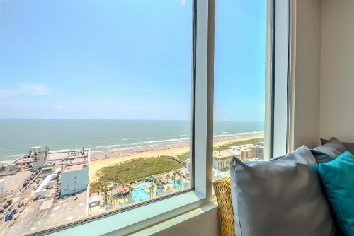 Beachfront 3 Bedroom Condo - image 40
