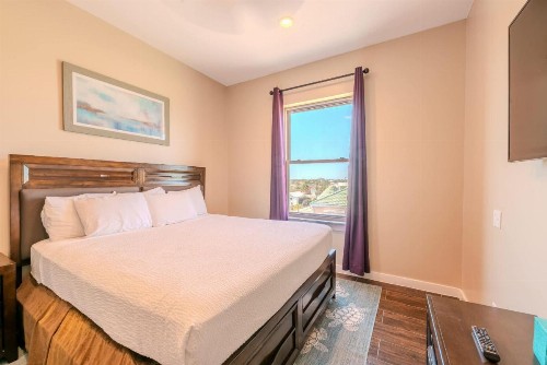 5 BEDROOM BEACHFRONT CONDO - 4th Floor - image 28