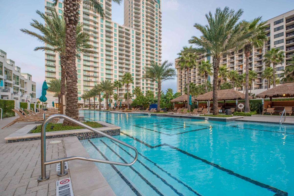 Beachfront 3 Bedroom Condo - main image