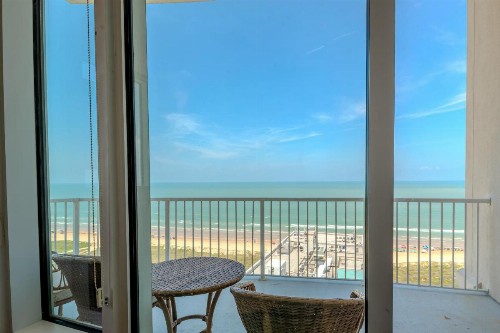 Beachfront 3 Bedroom Condo - image 2