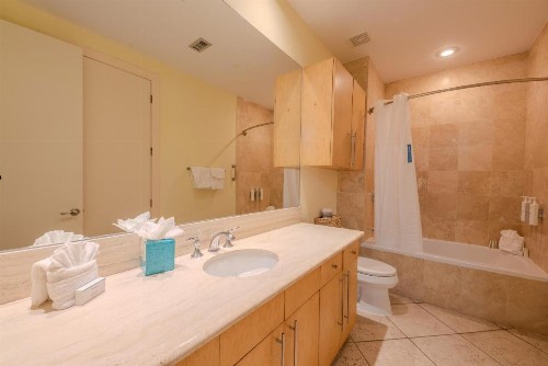 Beachfront 3 Bedroom Condo - image 20
