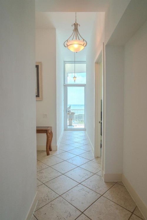 Beachfront 3 Bedroom Condo - image 21