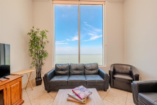 Beachfront 3 Bedroom Condo - image 26