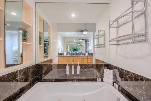 Beachfront 3 Bedroom Condo - image 3