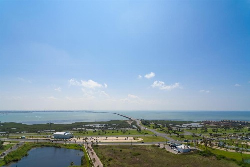 Beachfront 3 Bedroom Condo - image 32
