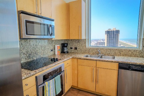 Beachfront 3 Bedroom Condo - image 36