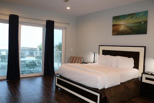 Beachfront 3 Bedroom Condo - image 11