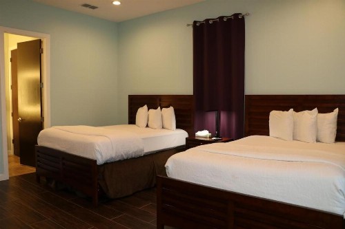 Beachfront 3 Bedroom Condo - image 7