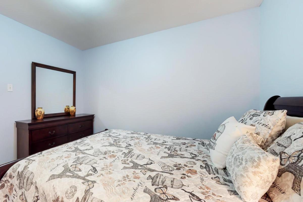 Aquarius Condos - image 7