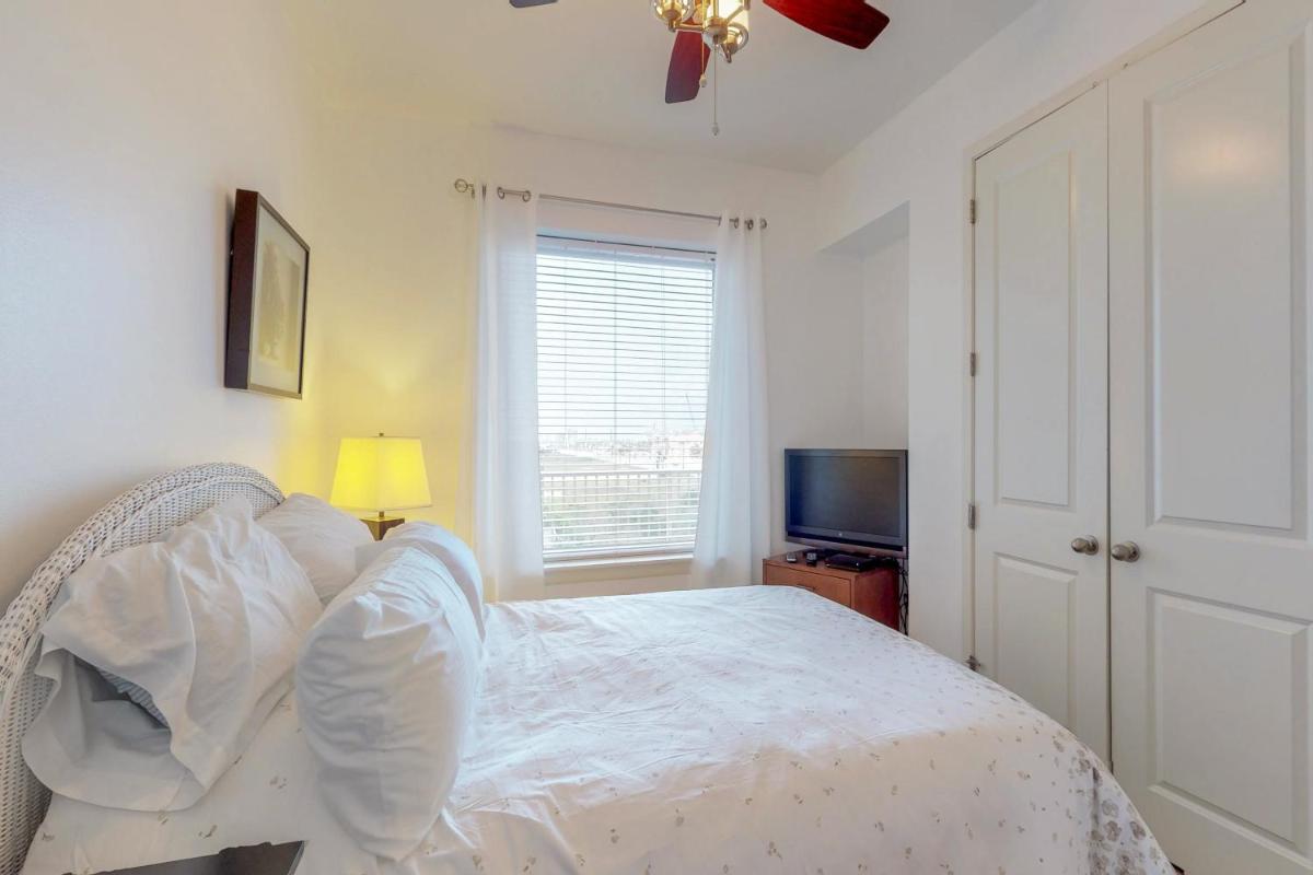 Las Marinas #405 - image 6