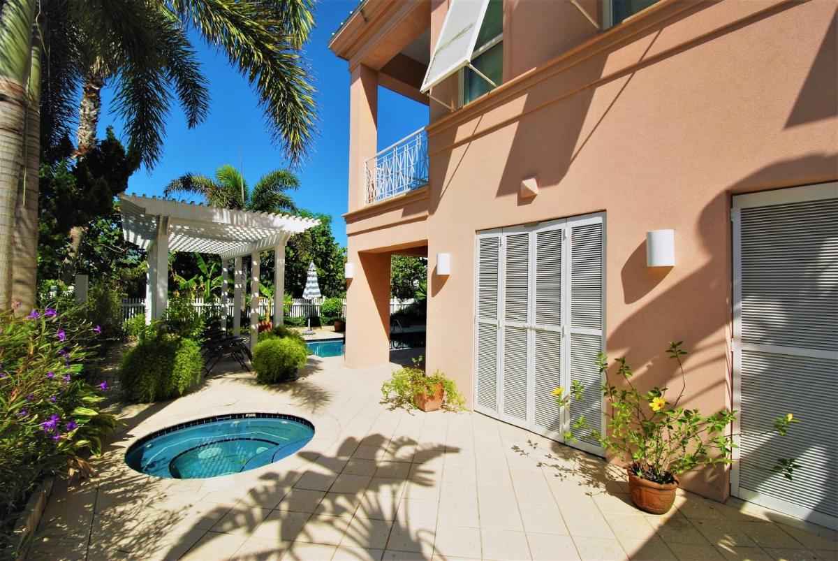 Sea Hawk - Private Beach House With Pool & Hot Tub Home - image 3