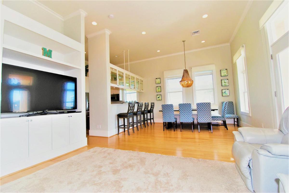 Sea Hawk - Private Beach House With Pool & Hot Tub Home - image 5