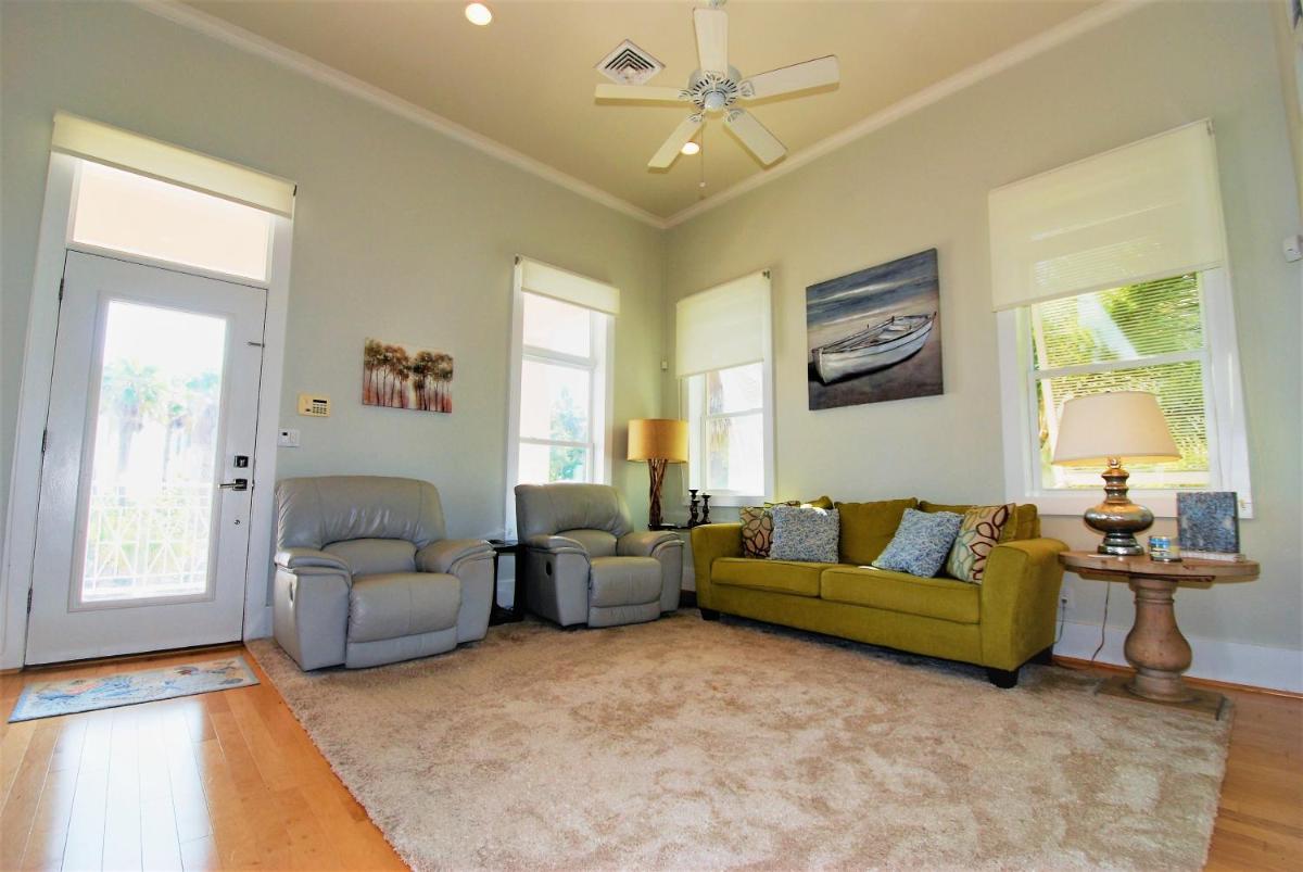 Sea Hawk - Private Beach House With Pool & Hot Tub Home - image 7