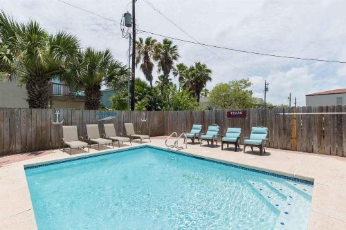 Treasure Island Townhouse by Padre Island Rentals - image 12