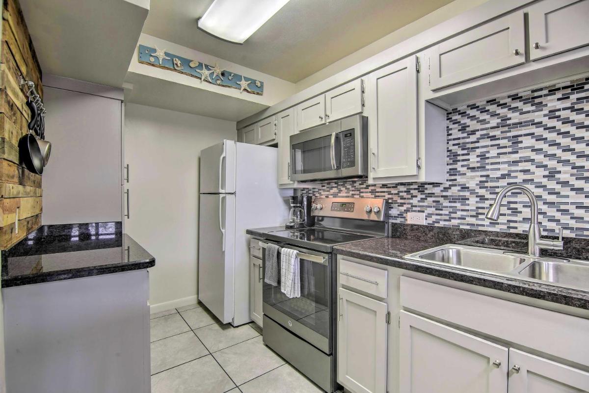 Beach Haven with Shared Amenities - Steps to Beach! - image 6