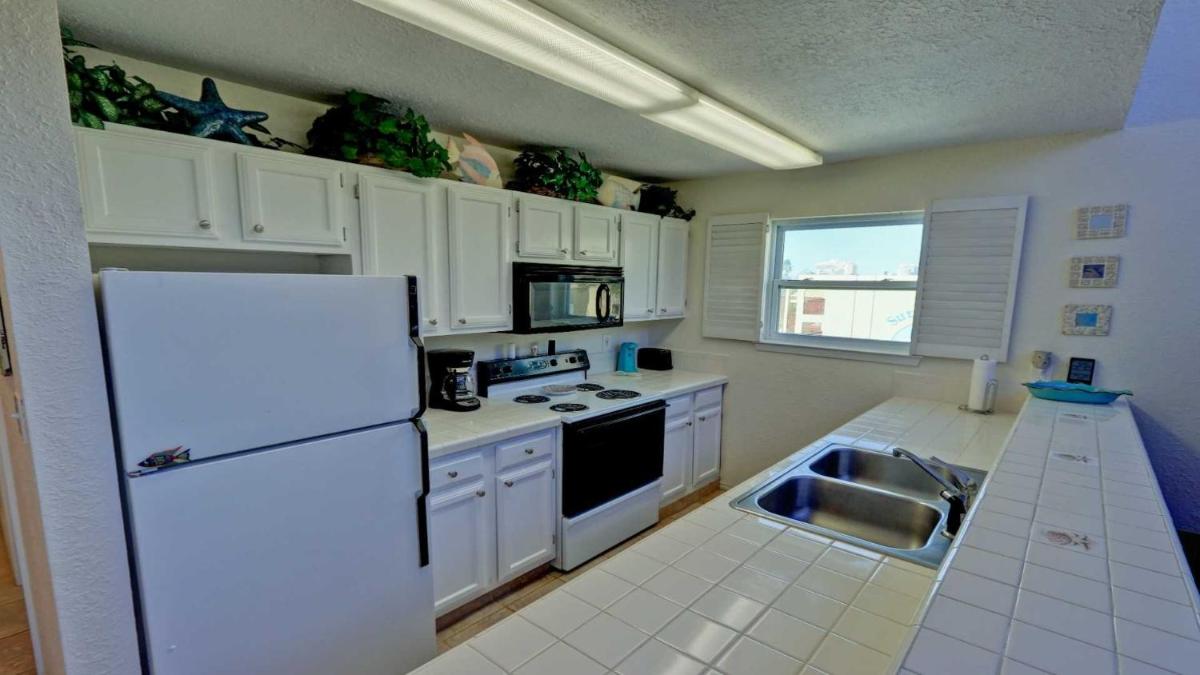 MORNINGBREEZE 1302 condo - image 6