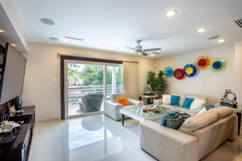 Oleander Paradise - Unit A - image 1