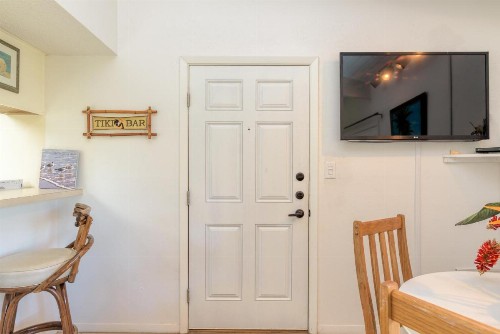 Tiki 208 - image 19