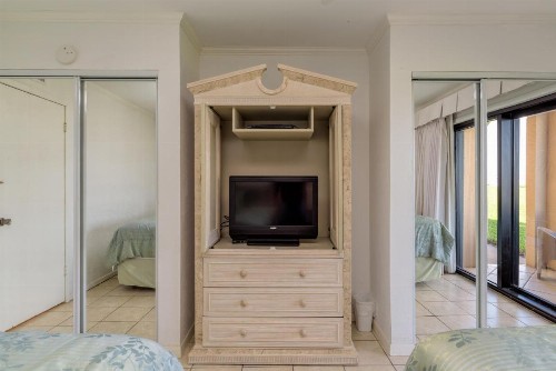 Tiki 132 - image 18