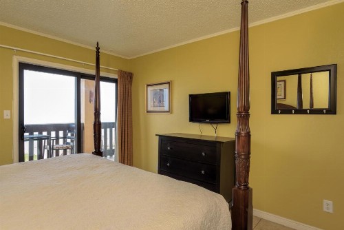 Tiki 230- Beach Please - image 19
