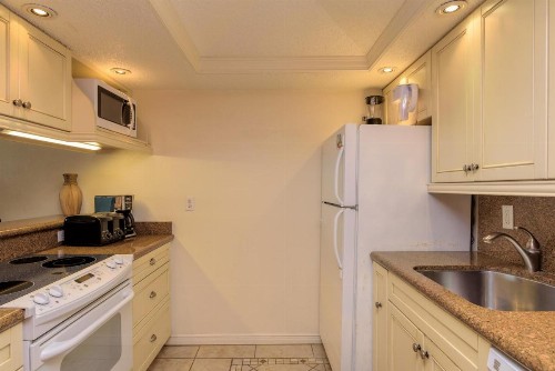 Tiki 230- Beach Please - image 5