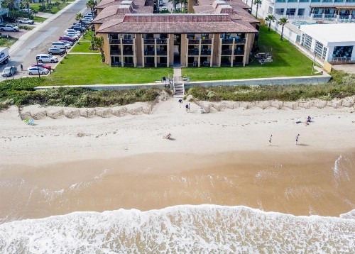 Tiki 230- Beach Please - image 8