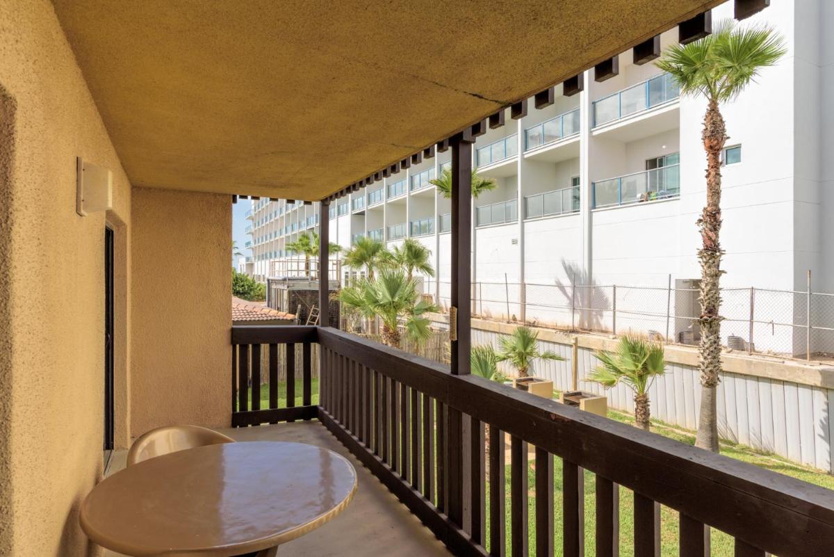 Tiki 218 - main image