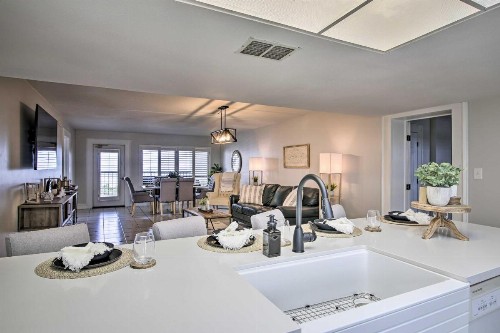 Cozy South Padre Island Condo with Beach Views! - image 7