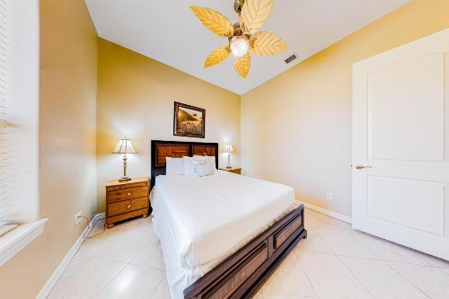 Escape Condominiums #7 - image 11