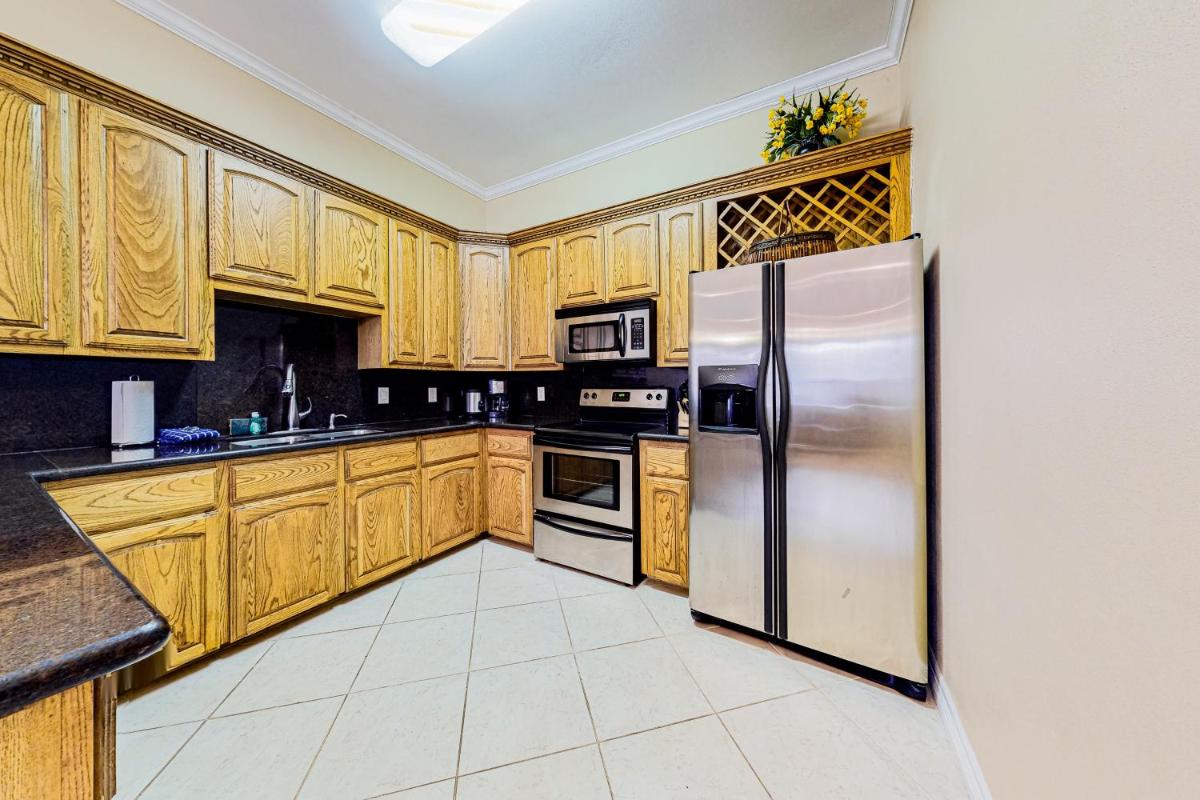 Escape Condominiums #7 - image 3