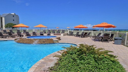 NEW LSITING! Perfect big family getaway! Spectacular large balcony overlooking the pool Beachfront resort - image 7