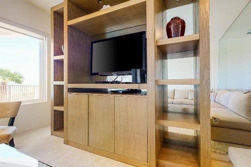 Las Olas Condominiums #103 - image 2