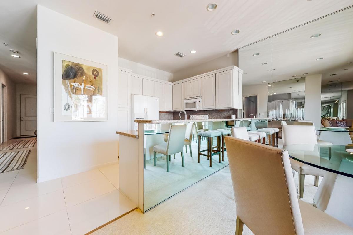 Las Olas Condominiums #103 - image 6