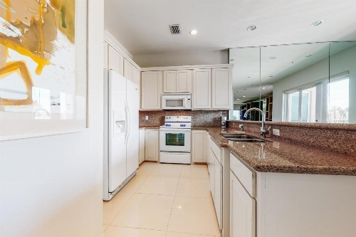 Las Olas Condominiums #103 - image 7