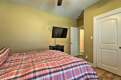 Pacifica Condo with Balcony Walk To Beach! - image 15