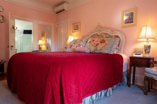 The Bissell House Bed & Breakfast - image 8