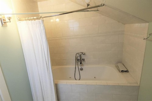 Arroyo Vista Inn - image 22