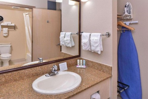 Hotel Nova SFO By FairBridge - image 14