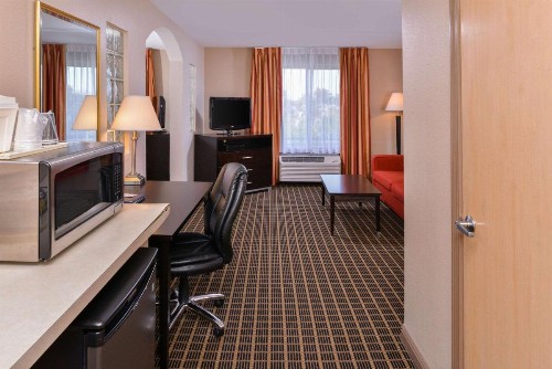 Hotel Nova SFO By FairBridge - image 25