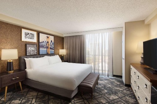 Embassy Suites San Francisco Airport - South San Francisco - image 2
