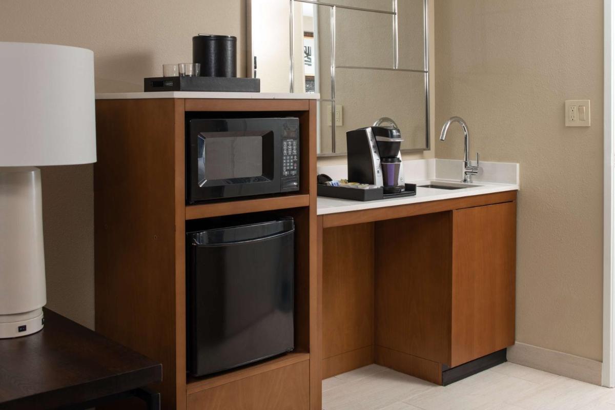 Embassy Suites San Francisco Airport - South San Francisco - image 3