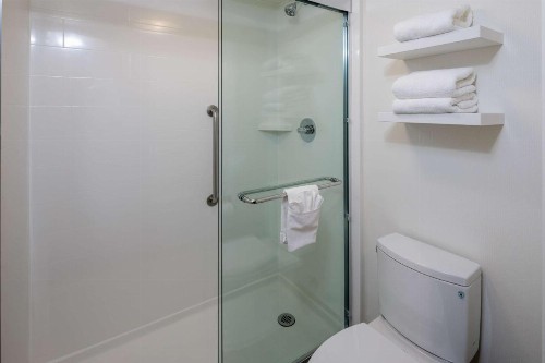 Hampton Inn San Francisco Airport - image 17