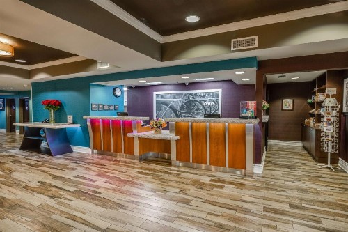 Hampton Inn San Francisco Airport - image 23