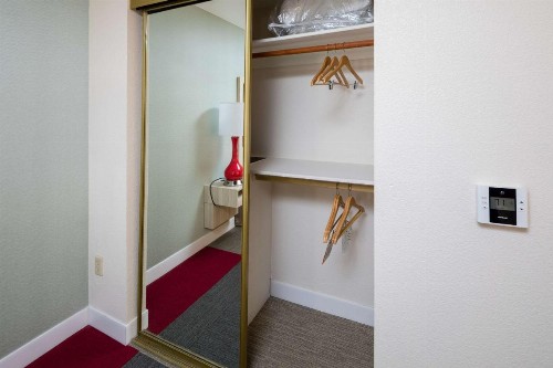 Hampton Inn San Francisco Airport - image 5