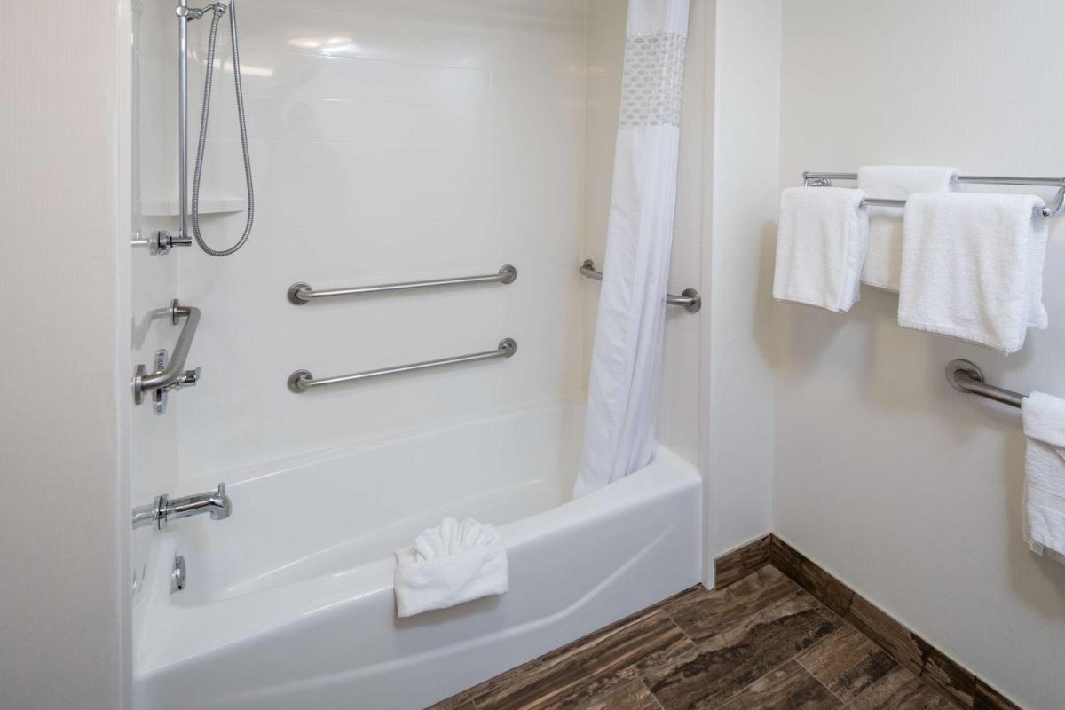 Hampton Inn San Francisco Airport - image 6