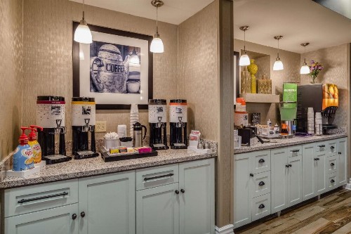 Hampton Inn San Francisco Airport - image 8